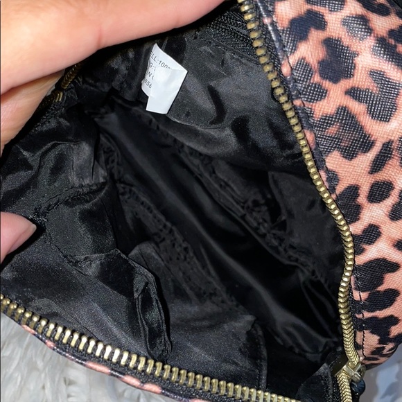 Guess cheetah mini backpack & card holder - Picture 3 of 7